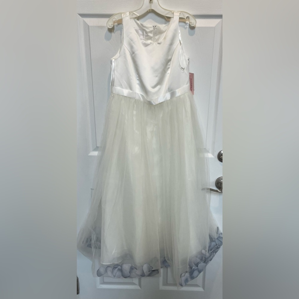 David’s Bridal Trapped Tulle White Blue Sz 14. Jr Bridesmaid or Flower Girl